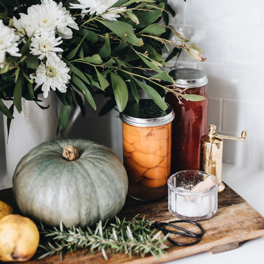 Salt Pot | Glass with Wooden Scoop